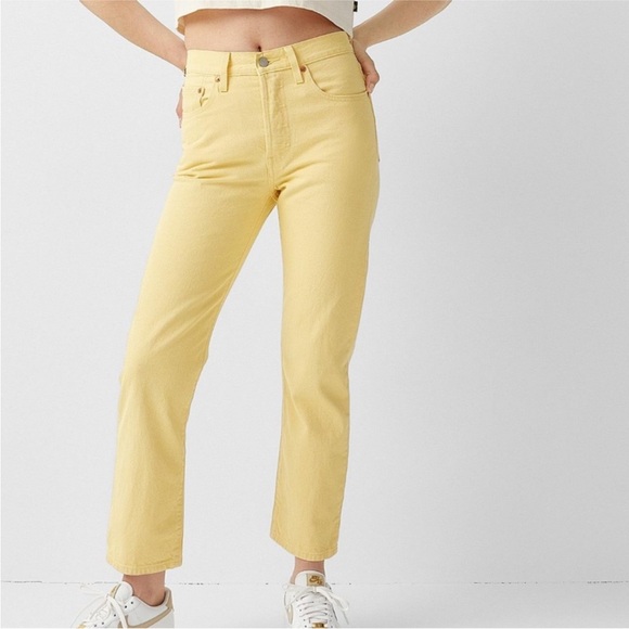 🌼 Levi’s 501 Cropped Jean in Botanical Yellow size 26 - Picture 2 of 16